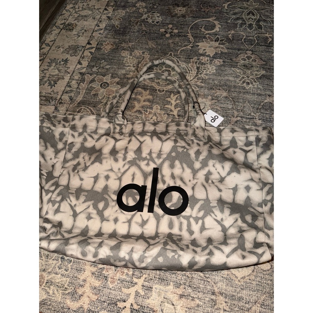 Alo Travel Tote Bag NWT